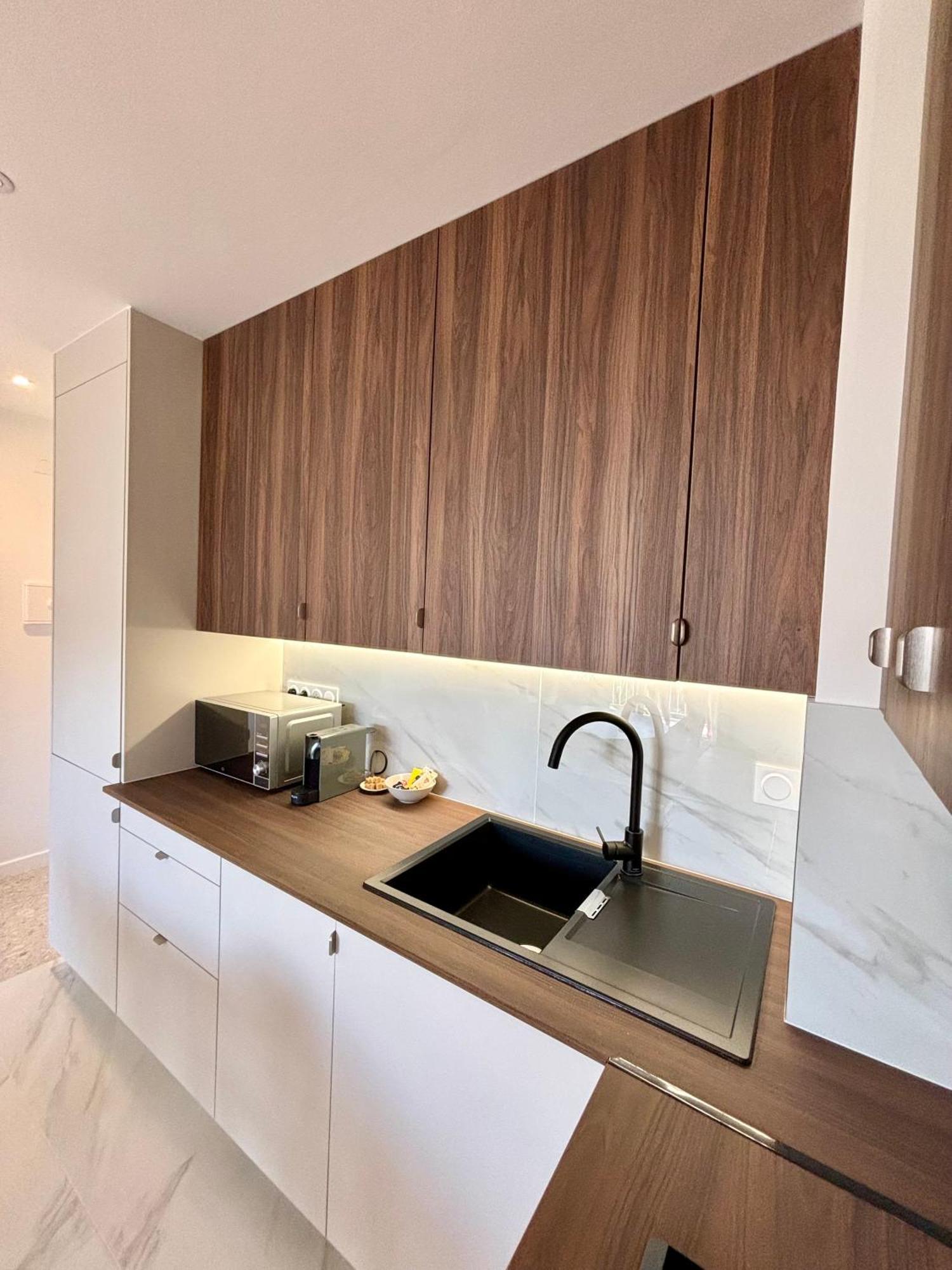 Appartement 5*, Vue Mer Et Acces Plage 滨海卡瓦莱尔 外观 照片