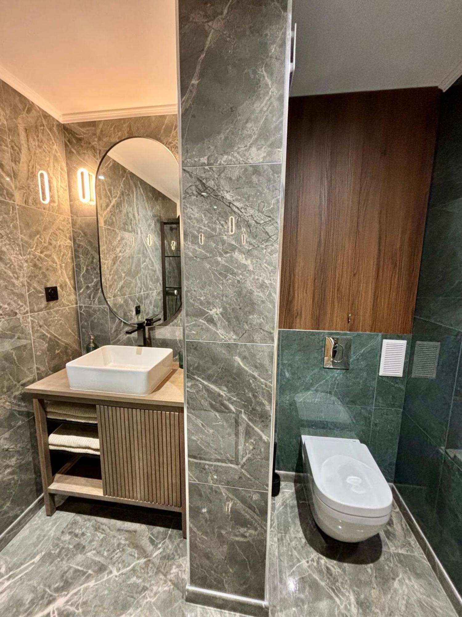 Appartement 5*, Vue Mer Et Acces Plage 滨海卡瓦莱尔 外观 照片