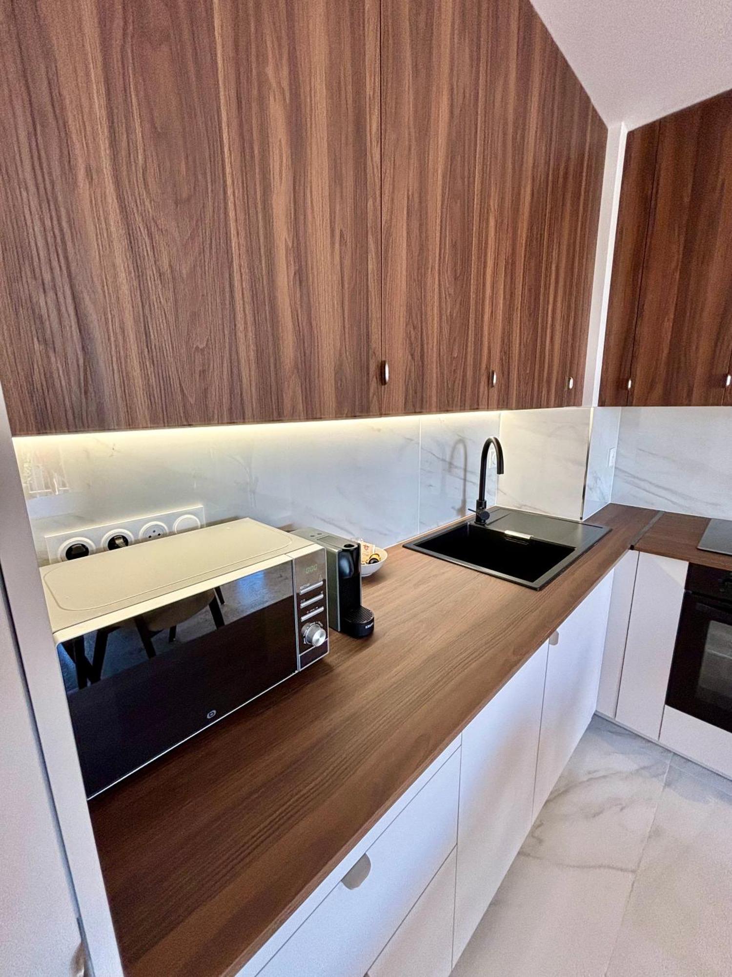 Appartement 5*, Vue Mer Et Acces Plage 滨海卡瓦莱尔 外观 照片